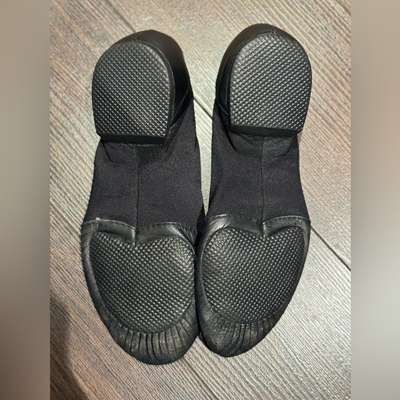 Like New Bloch Girls' Black Neo-Flex Slip On Leather Jazz Shoe - Picture 2 of 2